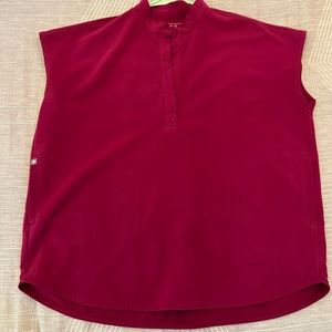 🌺FIGS Rafaela oversized scrub top in raspberry 🌺